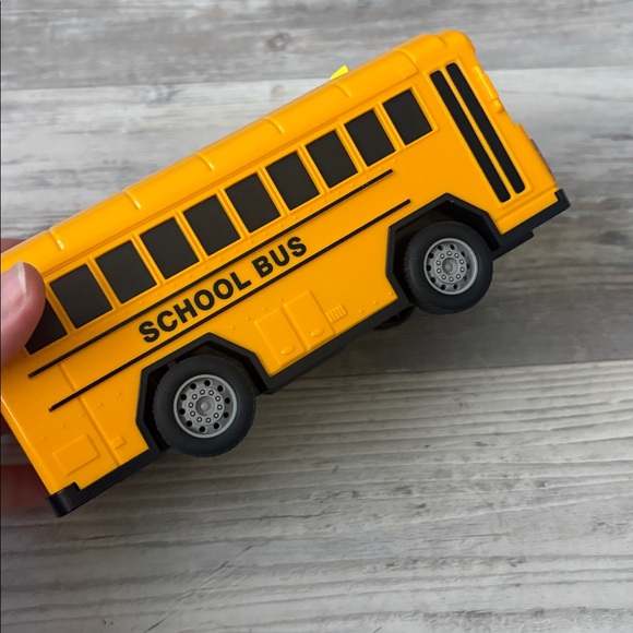 School Bus  new - Picture 2 of 5